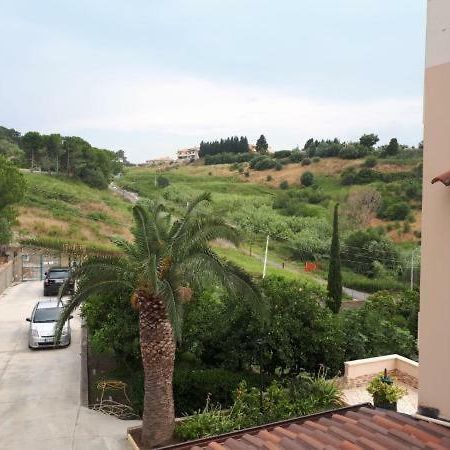 B&B La Collina Dei Poeti Катандзаро Экстерьер фото